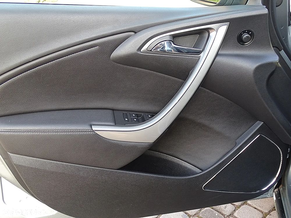 Opel Astra 1.4 Turbo Cosmo - 28