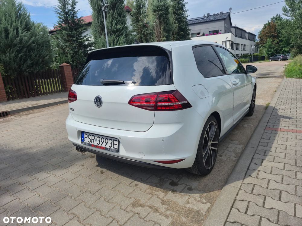 Volkswagen Golf - 4