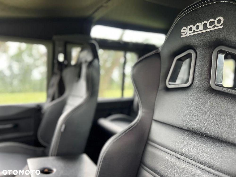 Land Rover Defender 2.5 TDI - 3