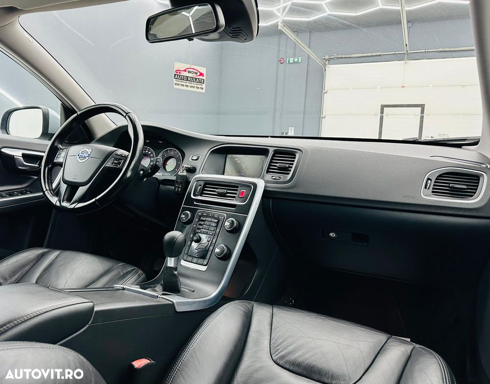 Volvo V60 D2 Momentum - 22