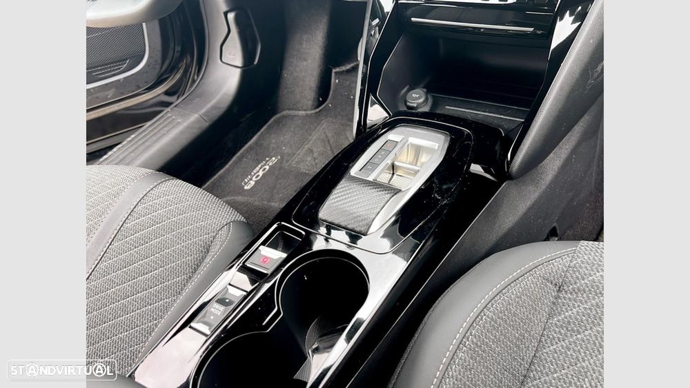 Peugeot 2008 1.2 Hybrid Allure e-DCS6 - 21