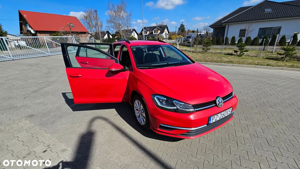 Volkswagen Golf - 1