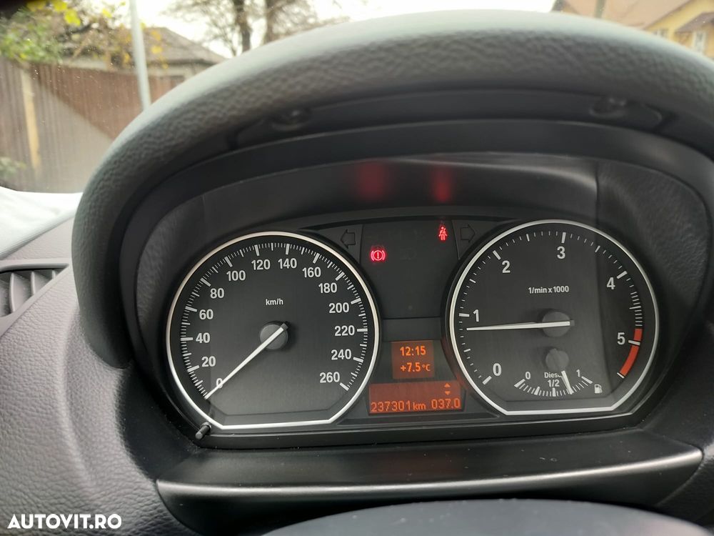 BMW Seria 1 120d DPF - 16