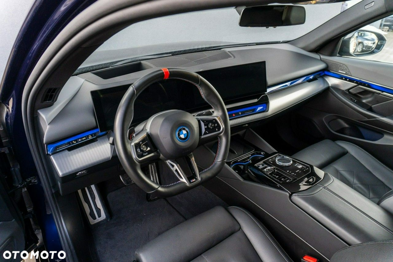 BMW i5 - 8