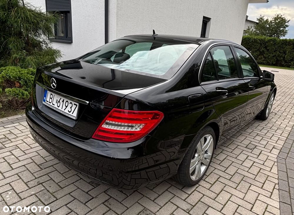 Mercedes-Benz Klasa C 180 CGI Automatik BlueEFFICIENCY Avantgarde - 3