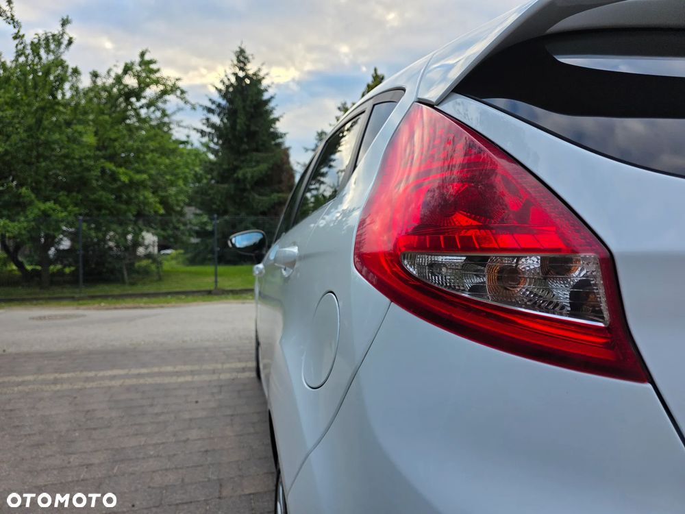 Ford Fiesta 1.4 Titanium - 18