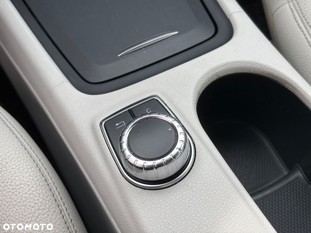 Mercedes-Benz GLA 200 (CDI) d 4Matic 7G-DCT AMG Line - 18