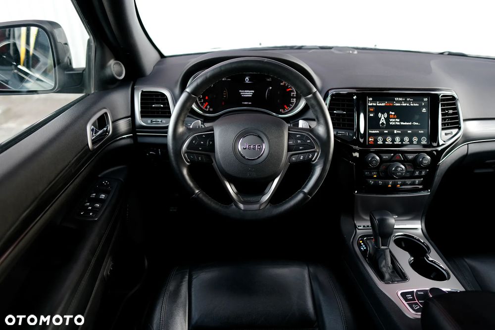 Jeep Grand Cherokee - 23