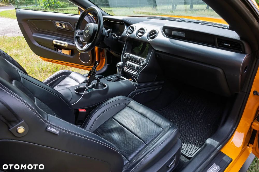Ford Mustang - 7