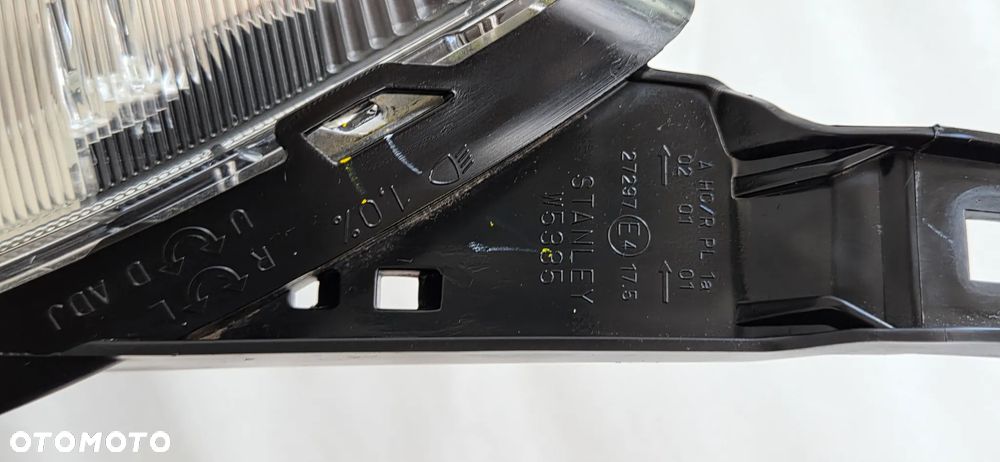 LAMPA PRAWA PRZÓD MITSUBISHI SPACE STAR LIFT 2019- STANLEY W5335 - 5