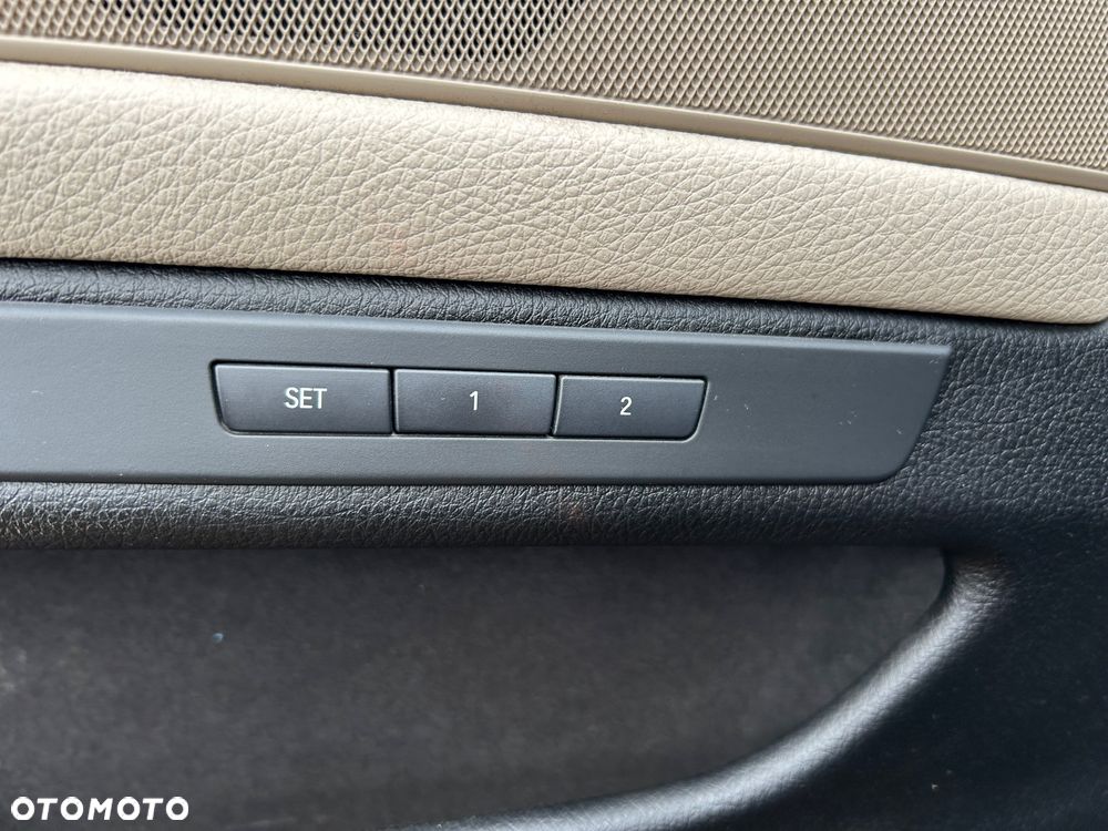 BMW Seria 5 530d xDrive - 10