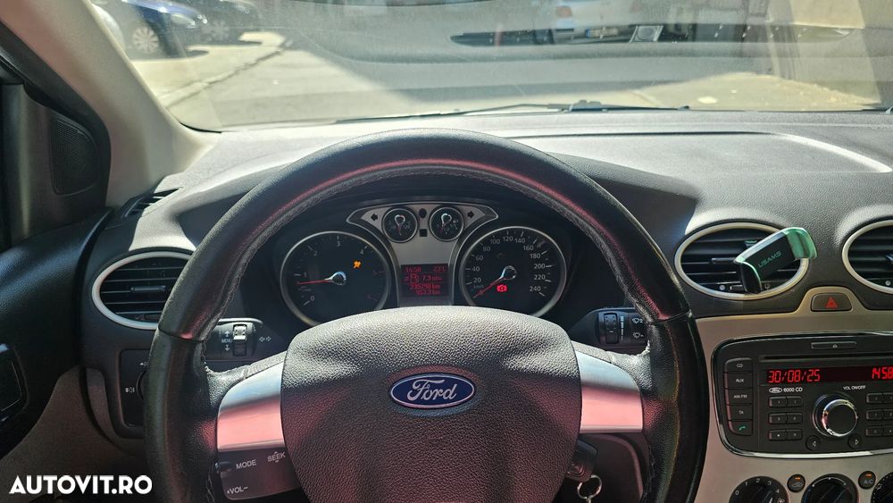 Ford Focus - 12