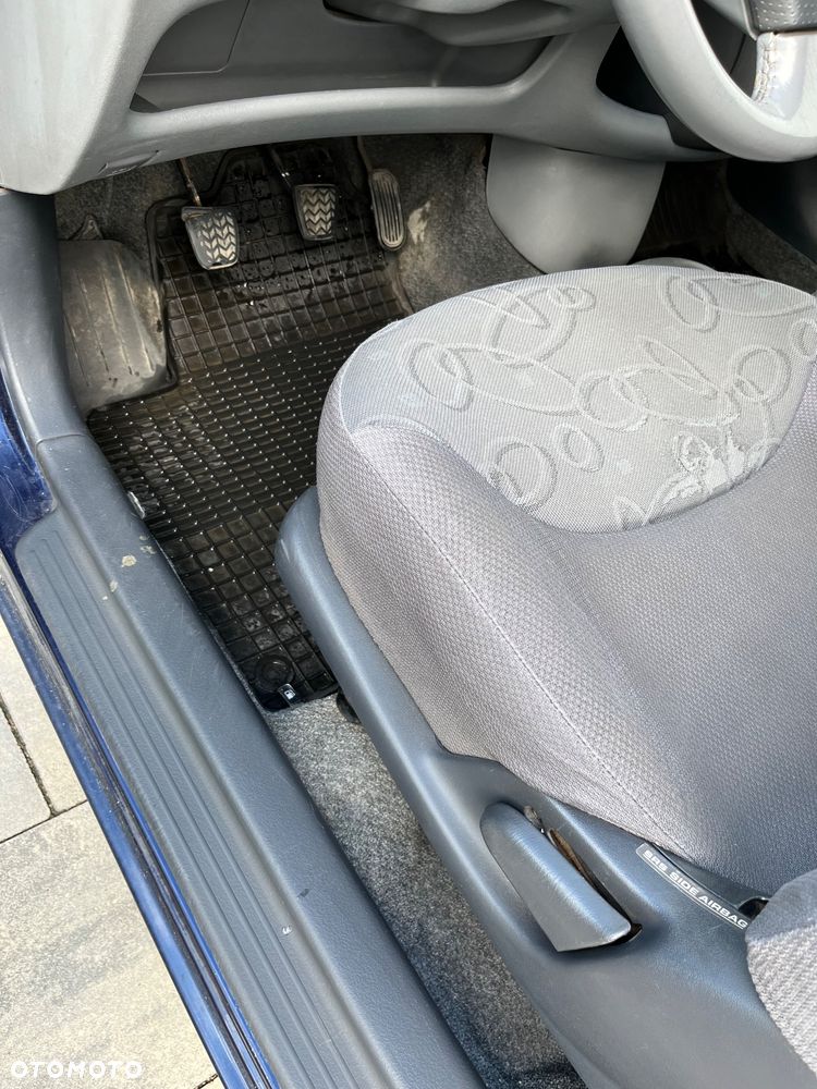 Toyota Yaris - 20