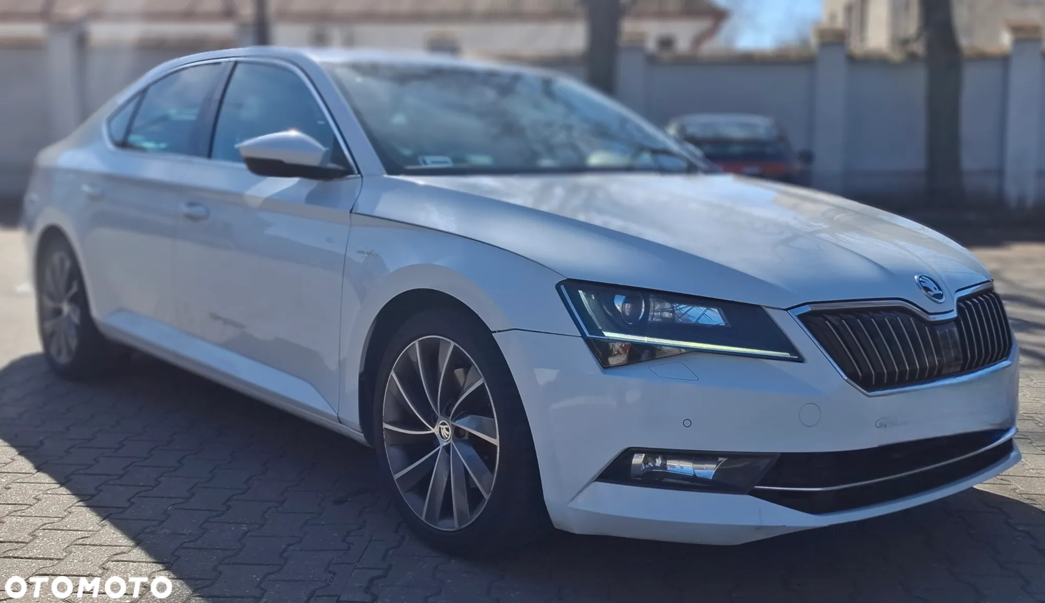 Skoda Superb 2.0 TDI 4x4 L&K DSG - 6