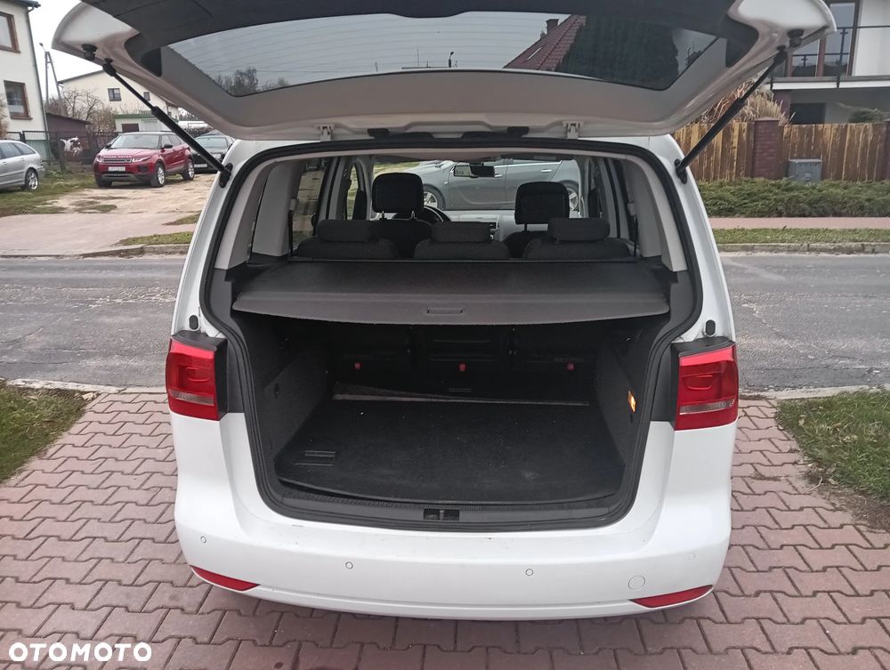 Volkswagen Touran 2.0 TDI DPF BlueMotion Technology DSG Comfortline - 26