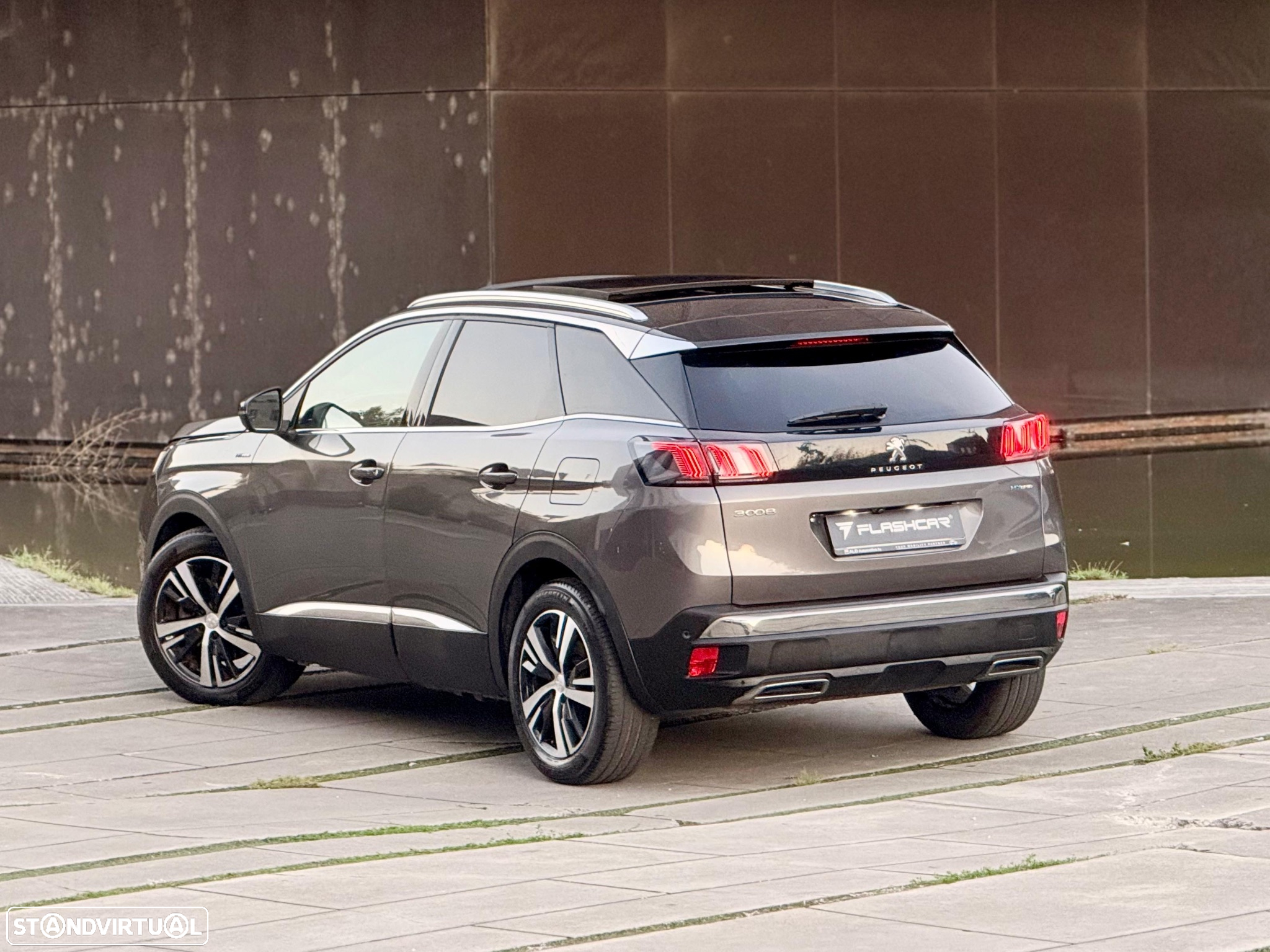 Peugeot 3008 1.6 Hybrid GT Pack e-EAT8 - 28