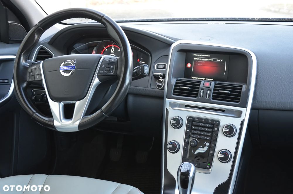 Volvo XC 60 D3 Drive-E Ocean Race - 11