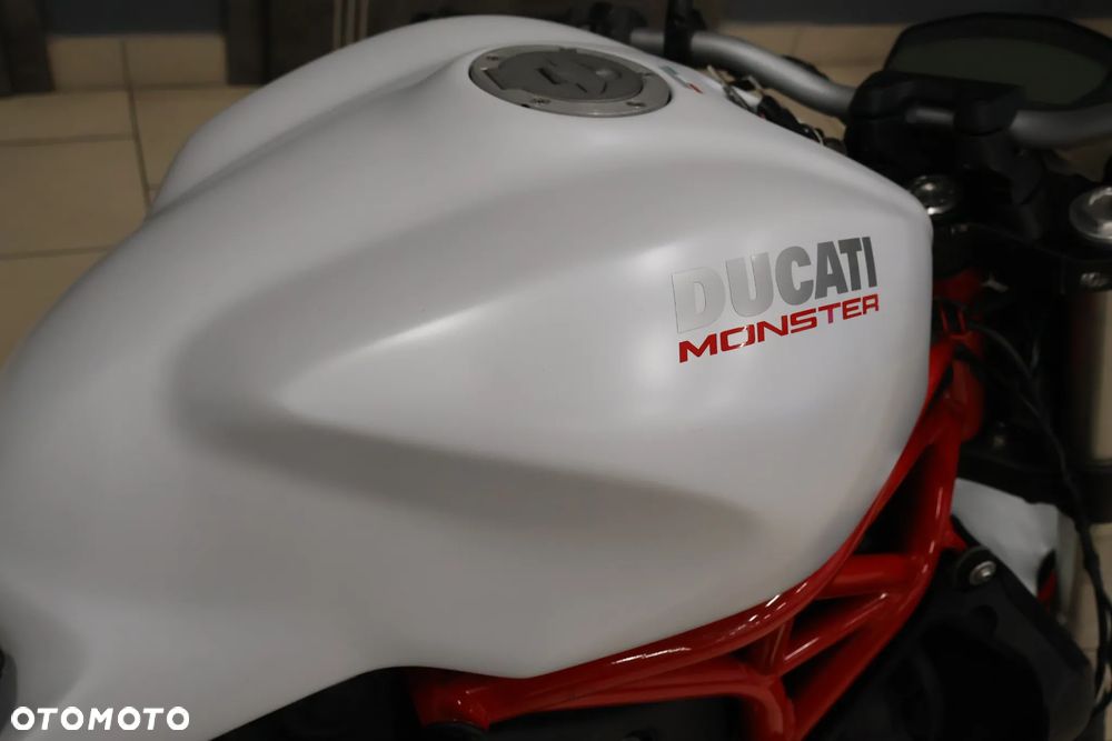 Ducati Monster - 16