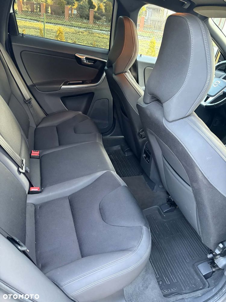 Volvo XC 60 D4 Geartronic Momentum - 19