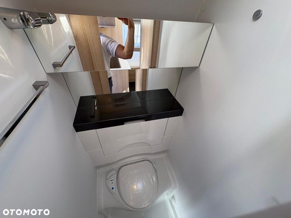 Adria Aviva 400 PS - 18