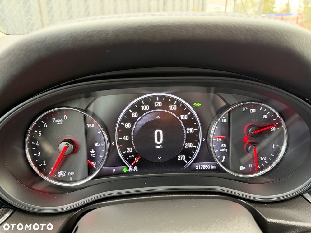 Opel Insignia - 25