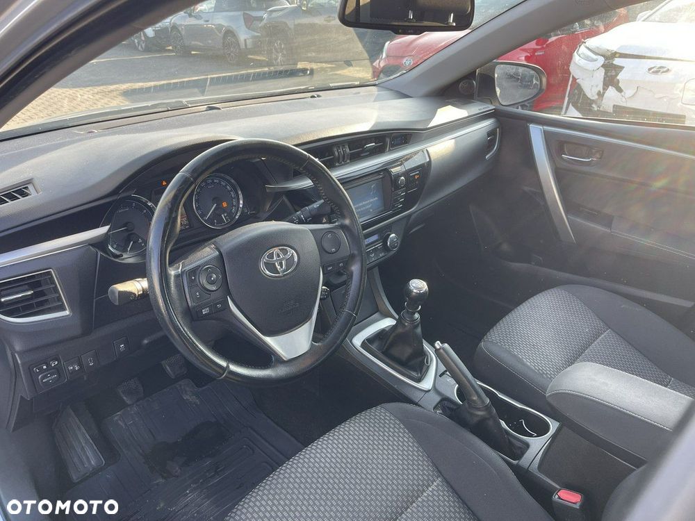 Toyota Corolla 1.6 Classic Plus - 6