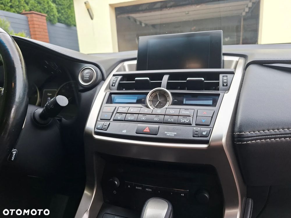 Lexus NX 200t Comfort AWD - 13