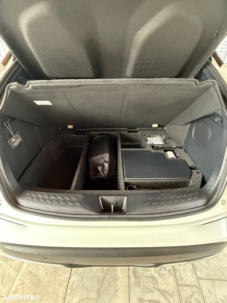 Toyota C-HR 2.0 HSD 184 CP 4x2 CVT C-lassy bi-tone - 37