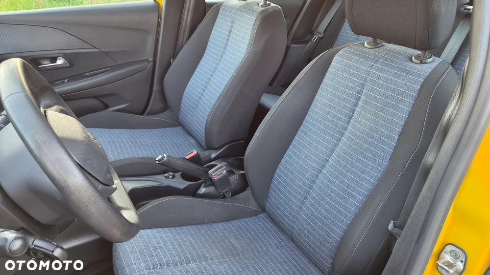 Peugeot 208 - 12