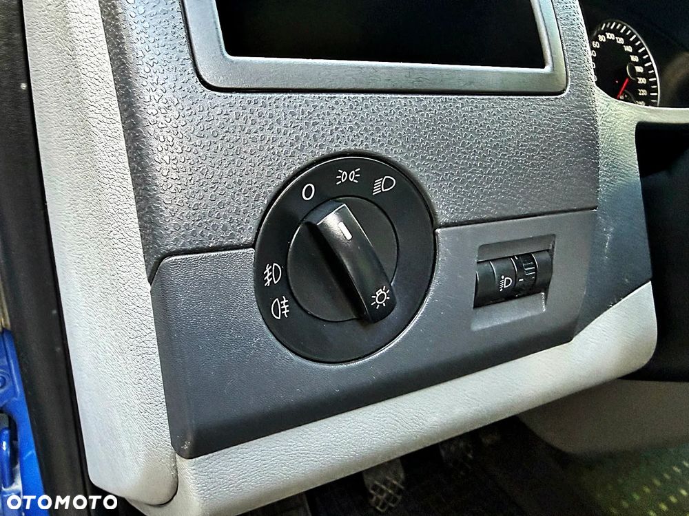 Volkswagen TRANSPORTER T5 LIFT - 29