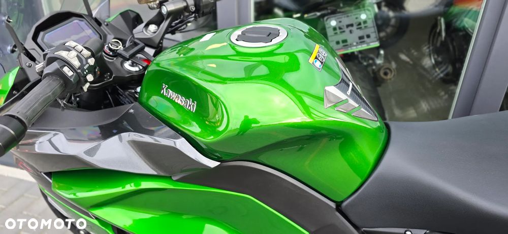Kawasaki Ninja 1000 SX - 34