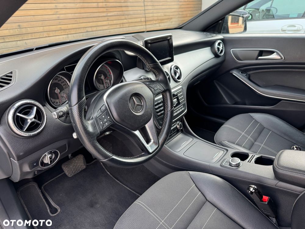 Mercedes-Benz CLA - 17