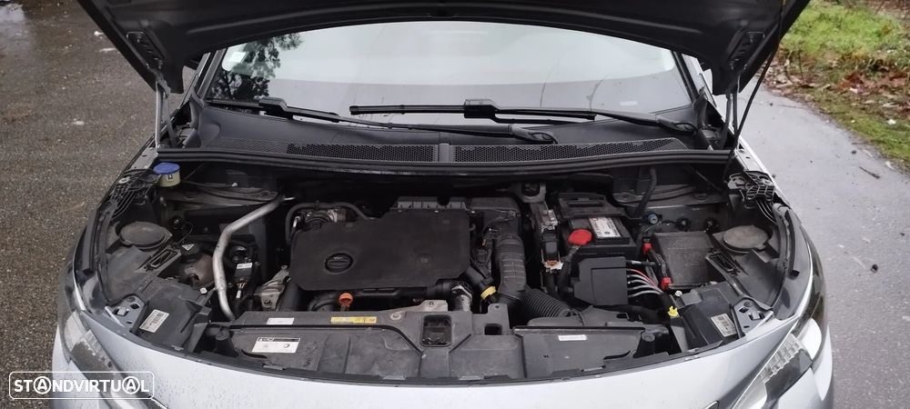 Peugeot 3008 BlueHDi 130 Stop & Start EAT8 Allure - 5