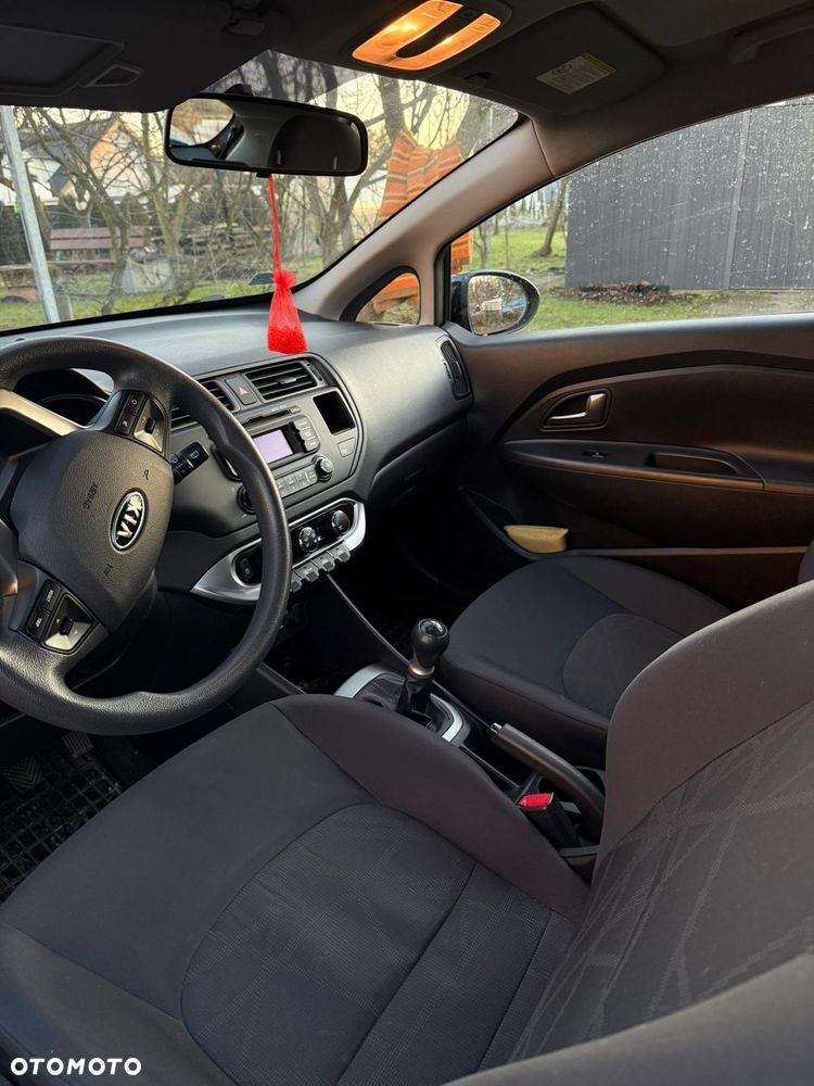 Kia Rio - 15