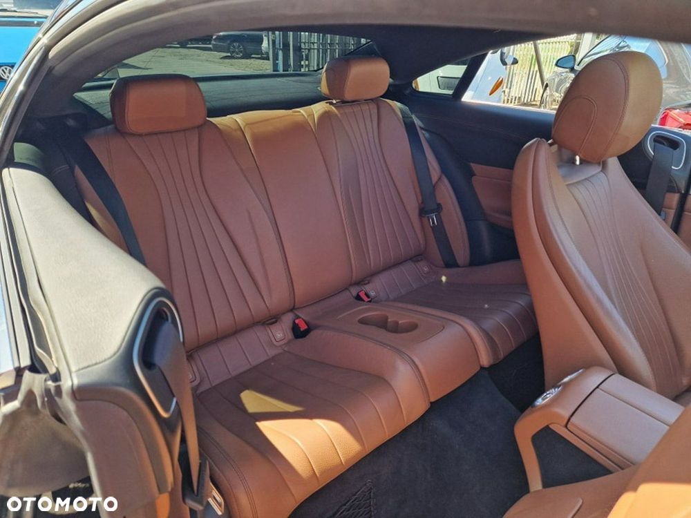 Mercedes-Benz Klasa E 220 d Coupe 9G-TRONIC AMG Line - 31