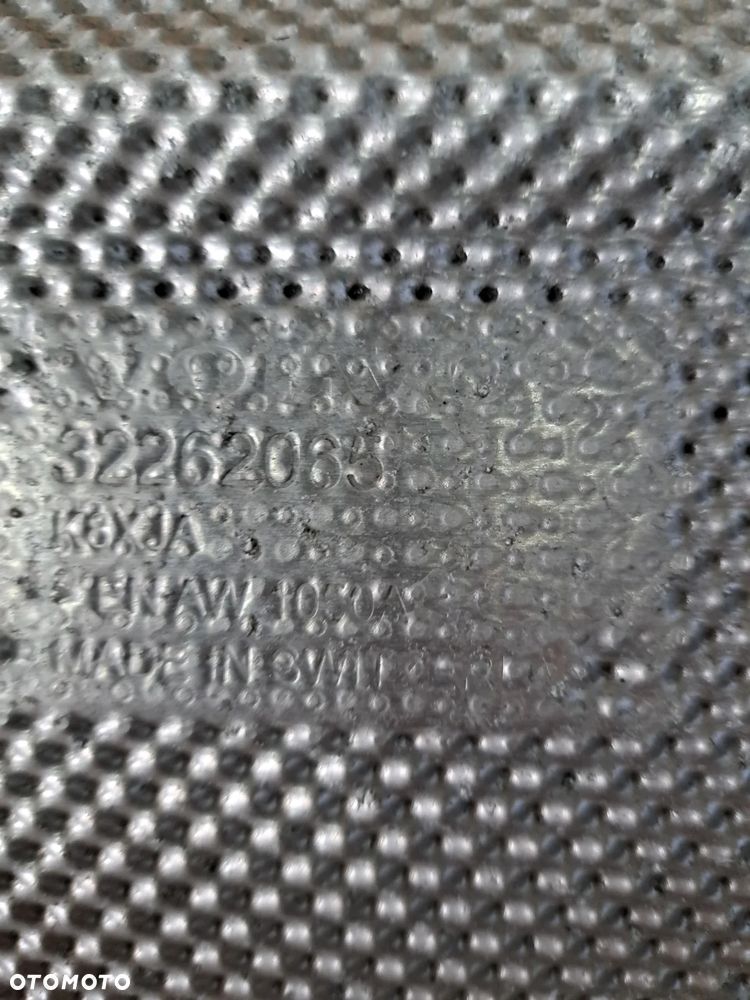 VOLVO XC40 II Osłona termiczna tłumika OE 32262065 - 3