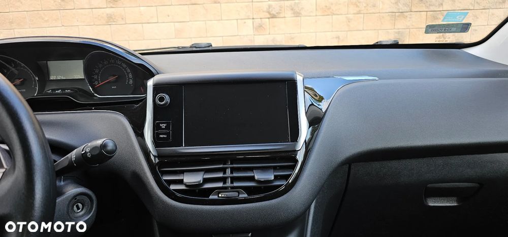 Peugeot 208 82 VTI Allure - 19