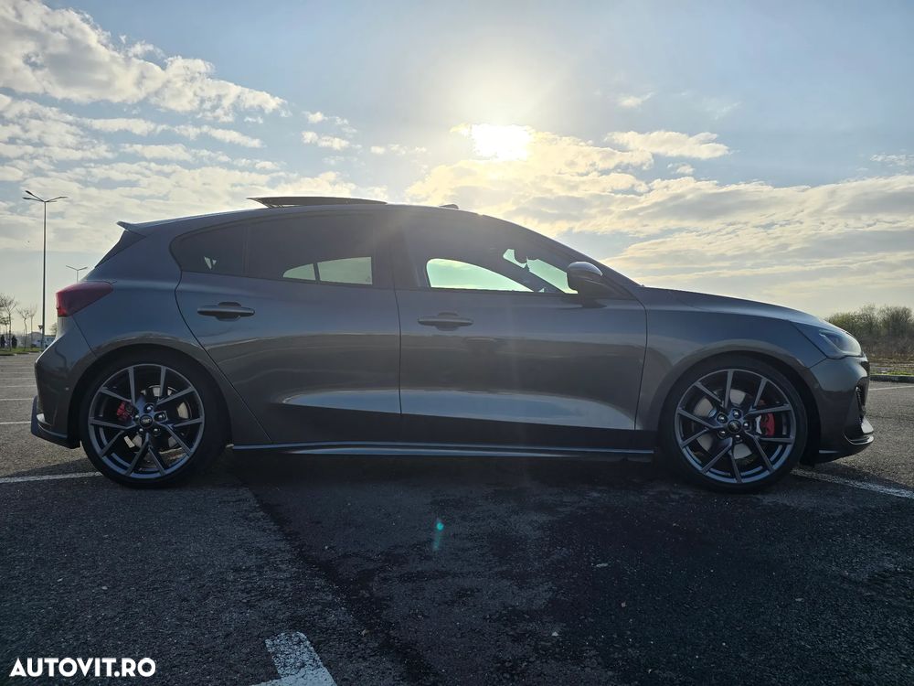 Ford Focus 2.3 Ecoboost ST X - 8