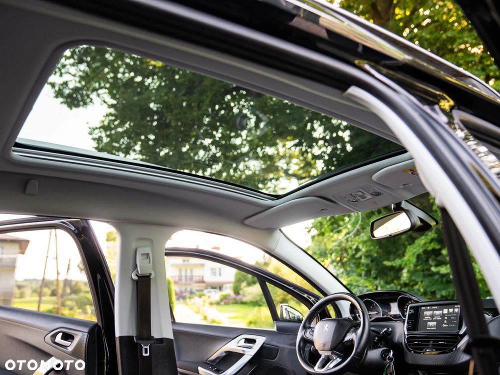 Peugeot 2008 1.2 Pure Tech Allure S&S - 30