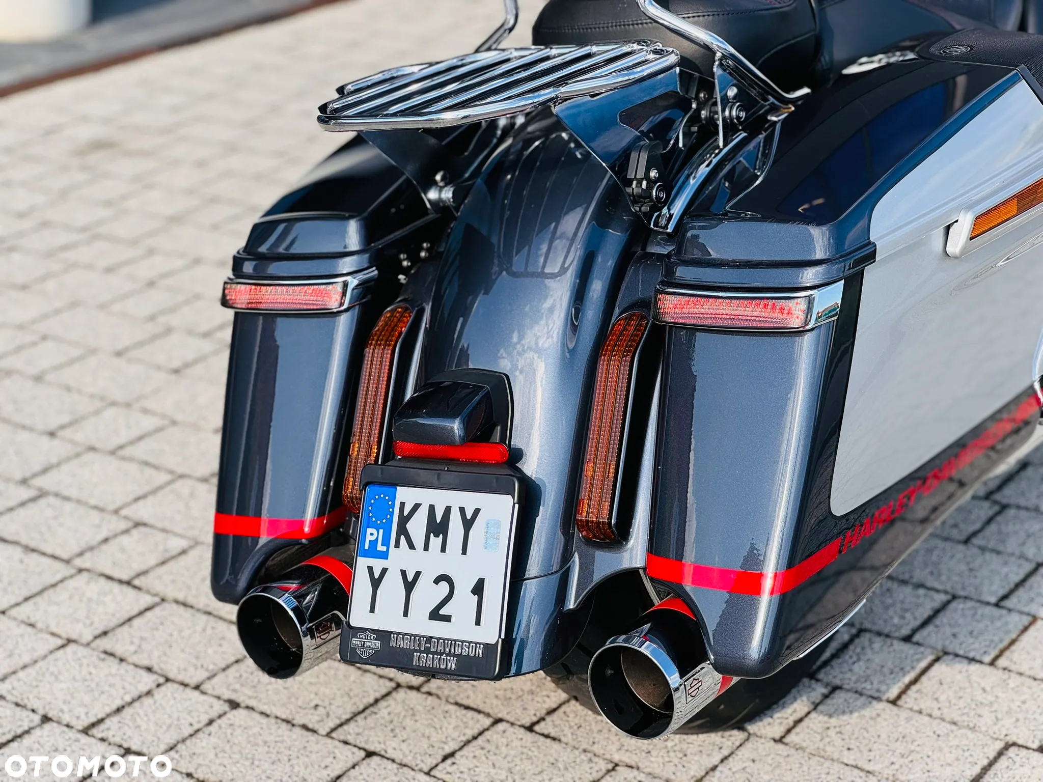 Harley-Davidson Touring Street Glide - 12