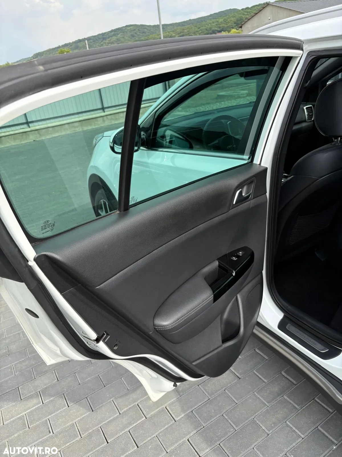 Kia Sportage 2,0 CRDI AWD Aut. GT Line - 27