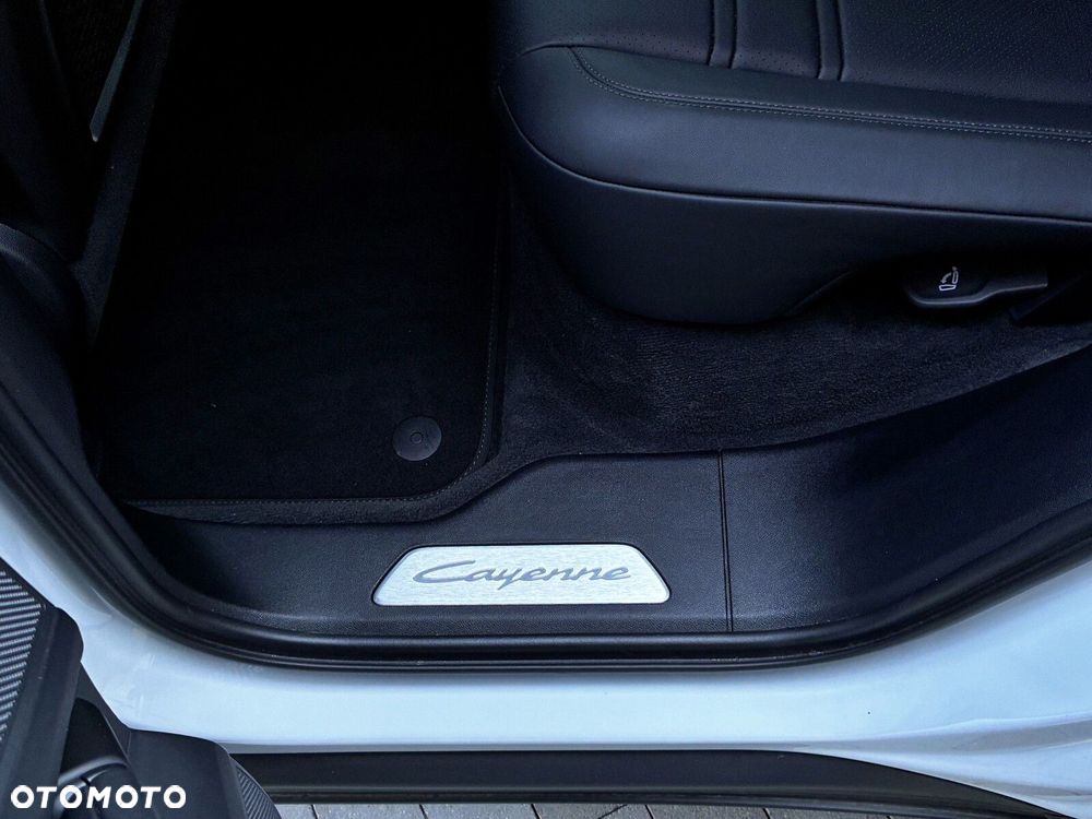 Porsche Cayenne - 41