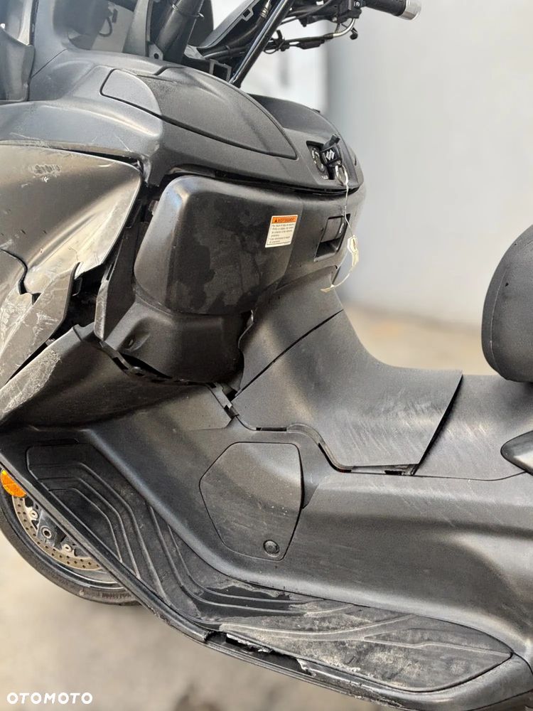 Suzuki Burgman - 9