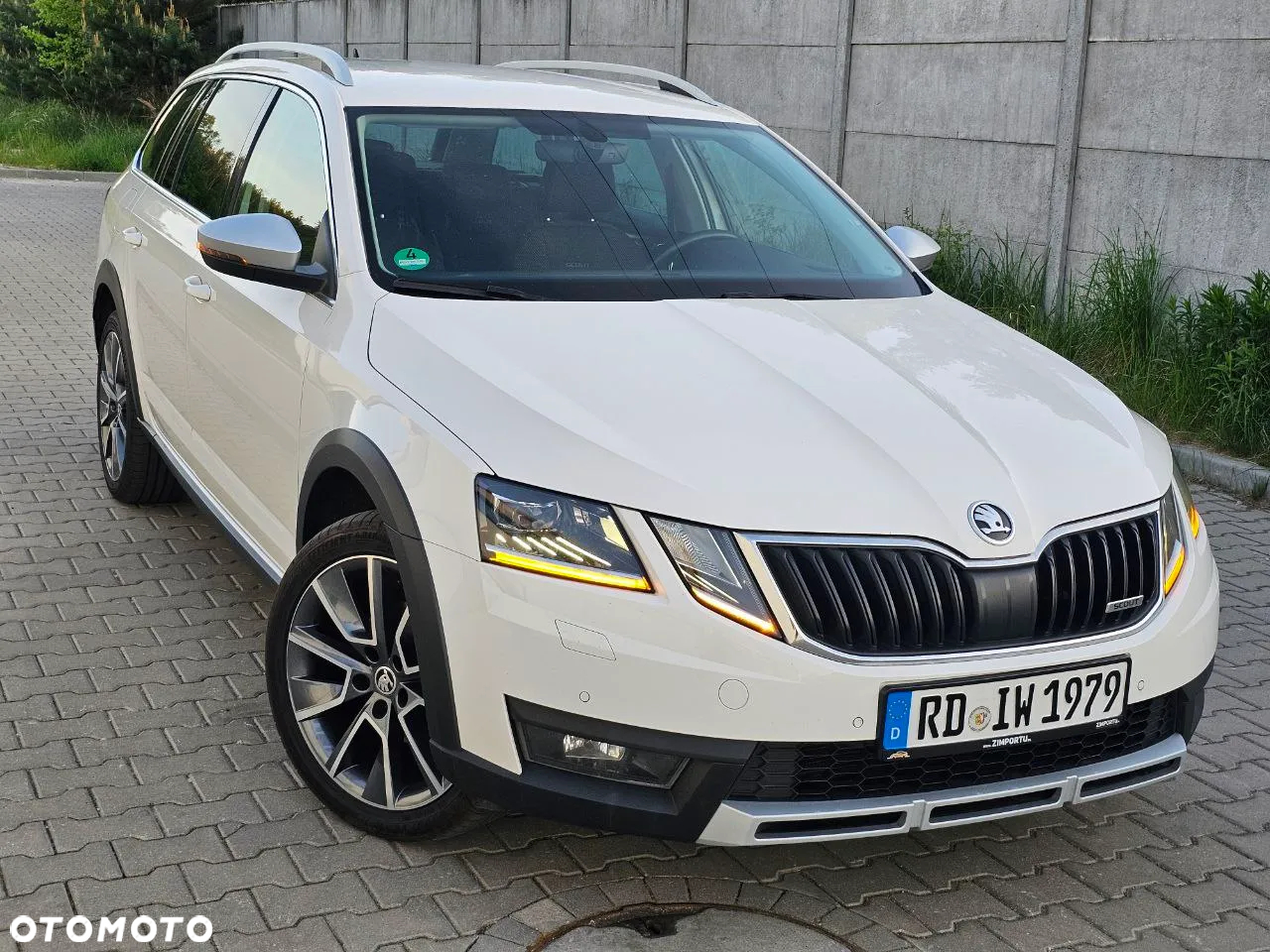 Skoda Octavia 2.0 TDI 4x4 Scout DSG - 2
