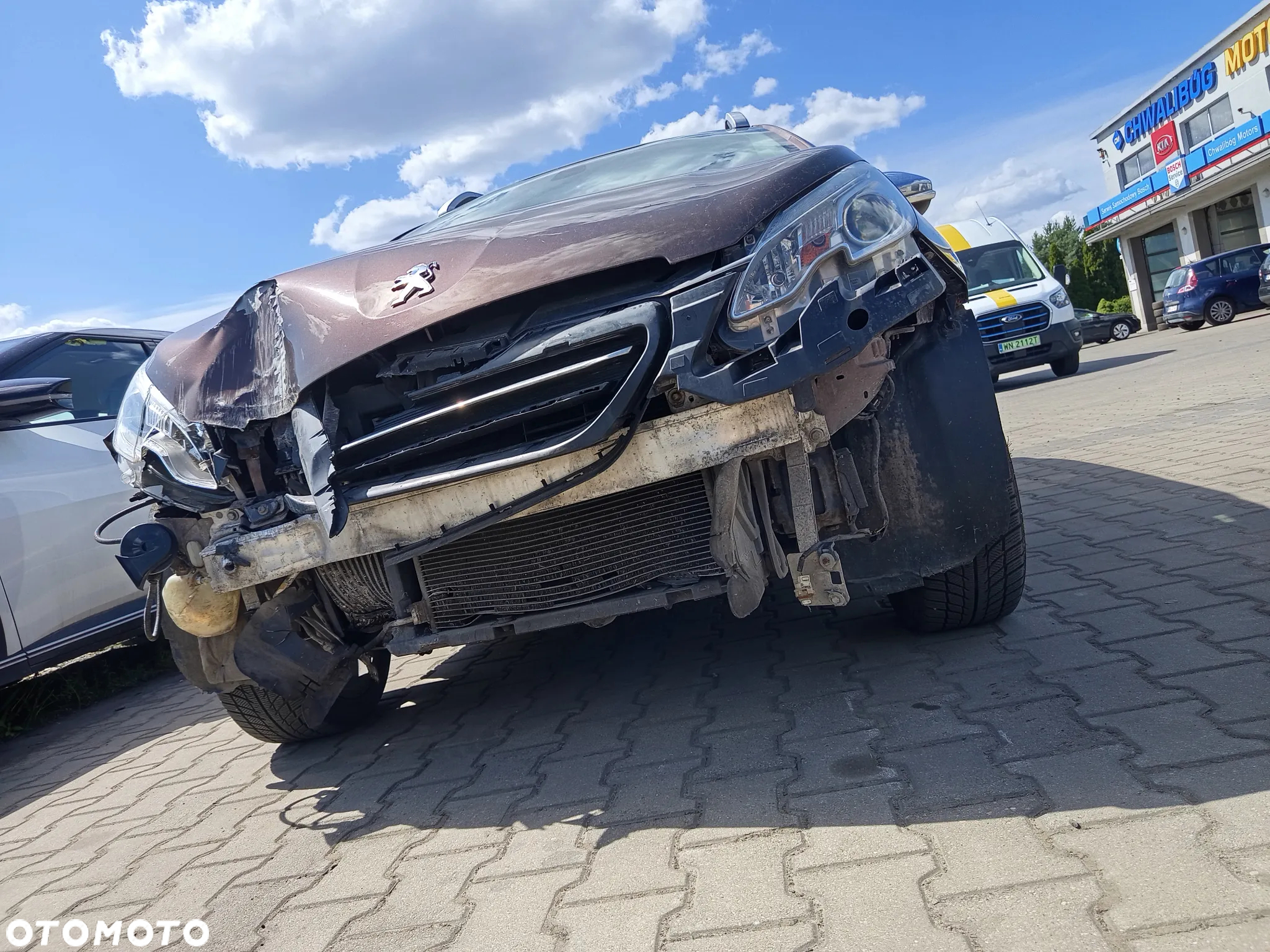 Peugeot 2008 1.6 e-HDi Allure S&S - 17