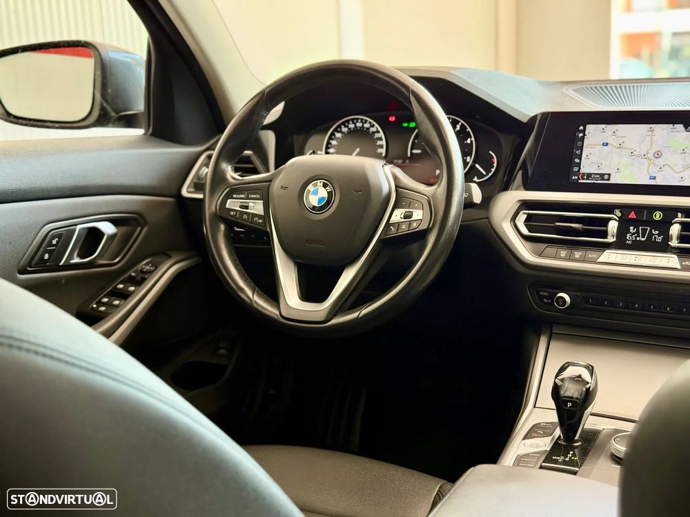 BMW 318 d Aut. Luxury Line - 23
