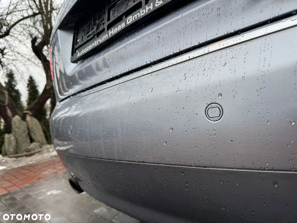 Audi A4 Limousine - 8