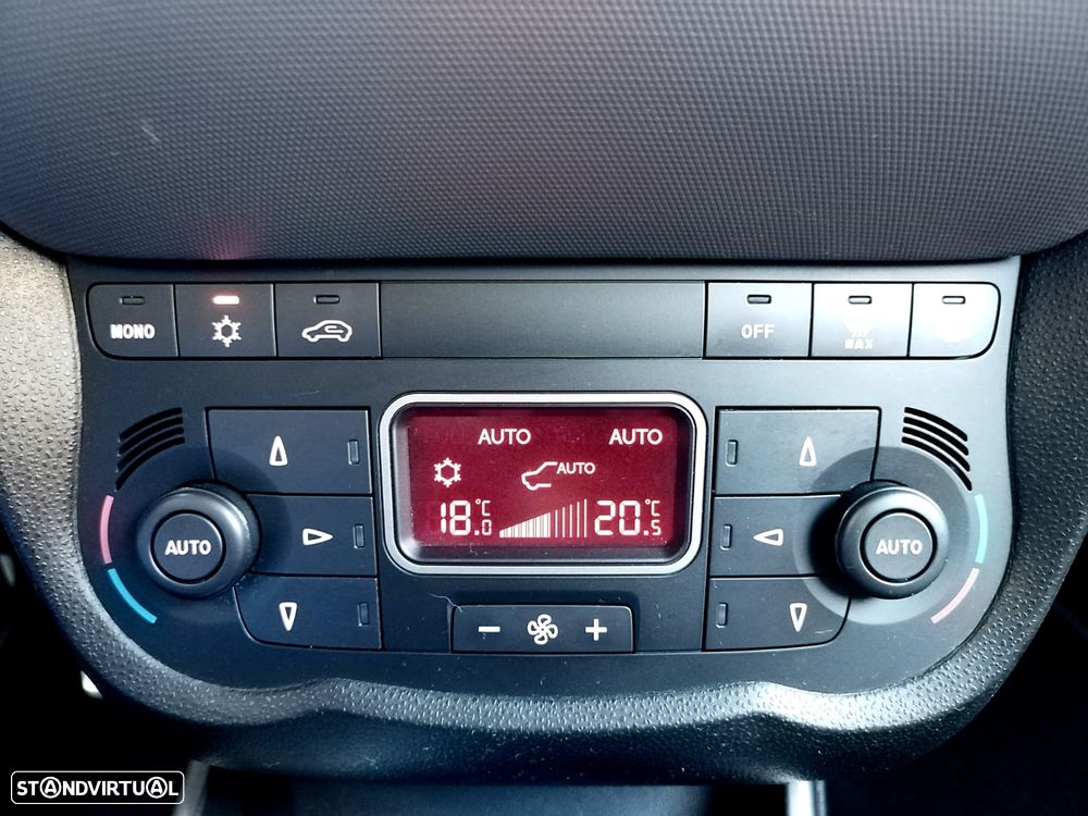 Alfa Romeo MiTo 1.3 JTD Distinctive S&S - 41