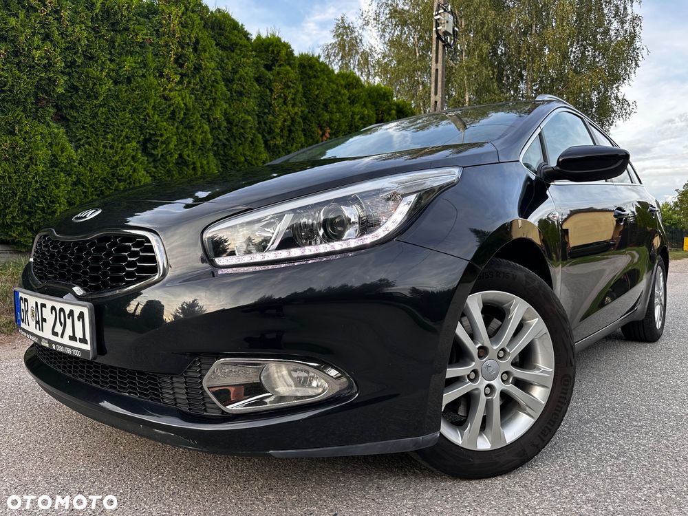 Kia Ceed 1.6 GDI Fifa World Cup Edition - 1