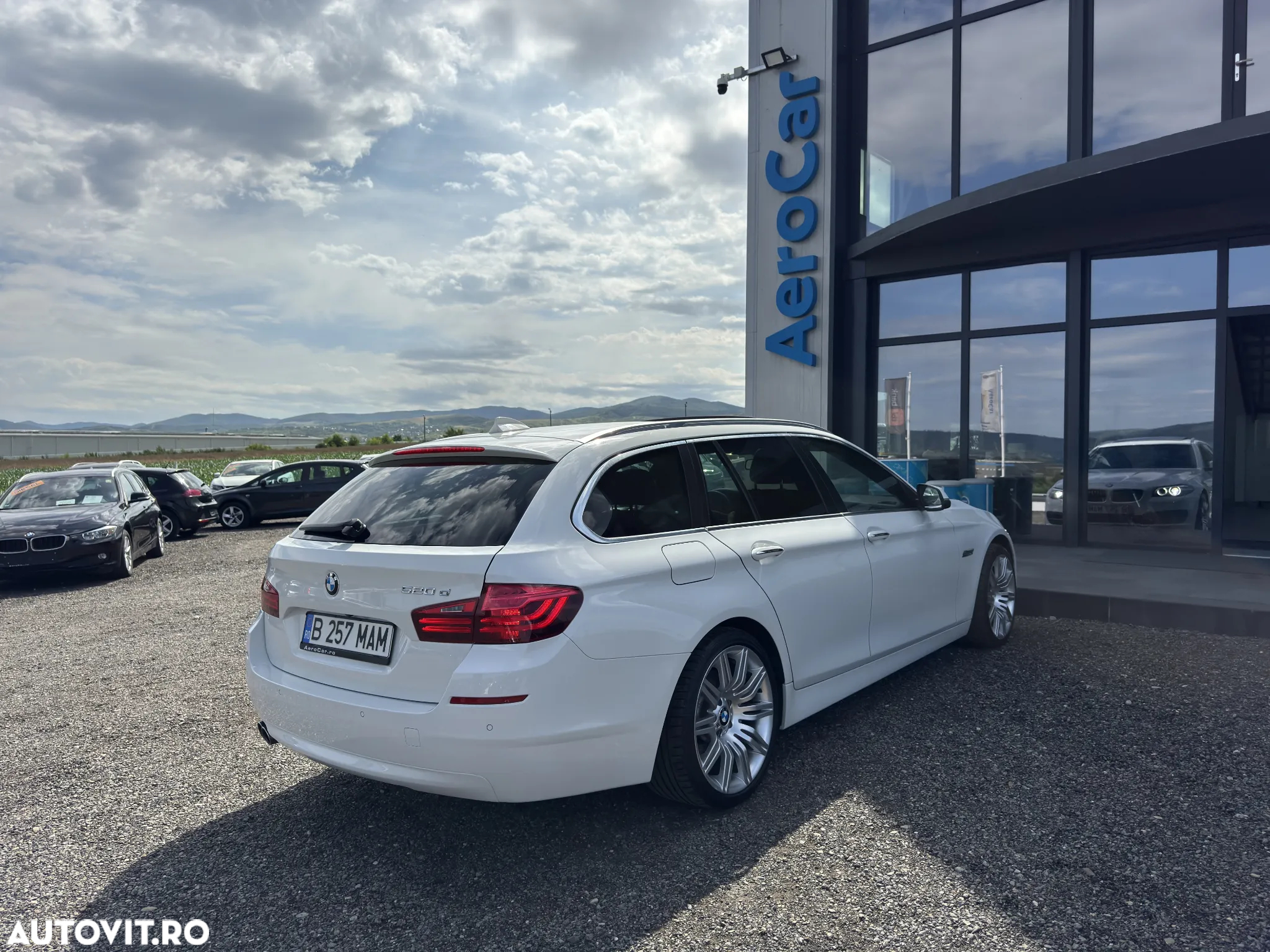BMW Seria 5 520d - 14